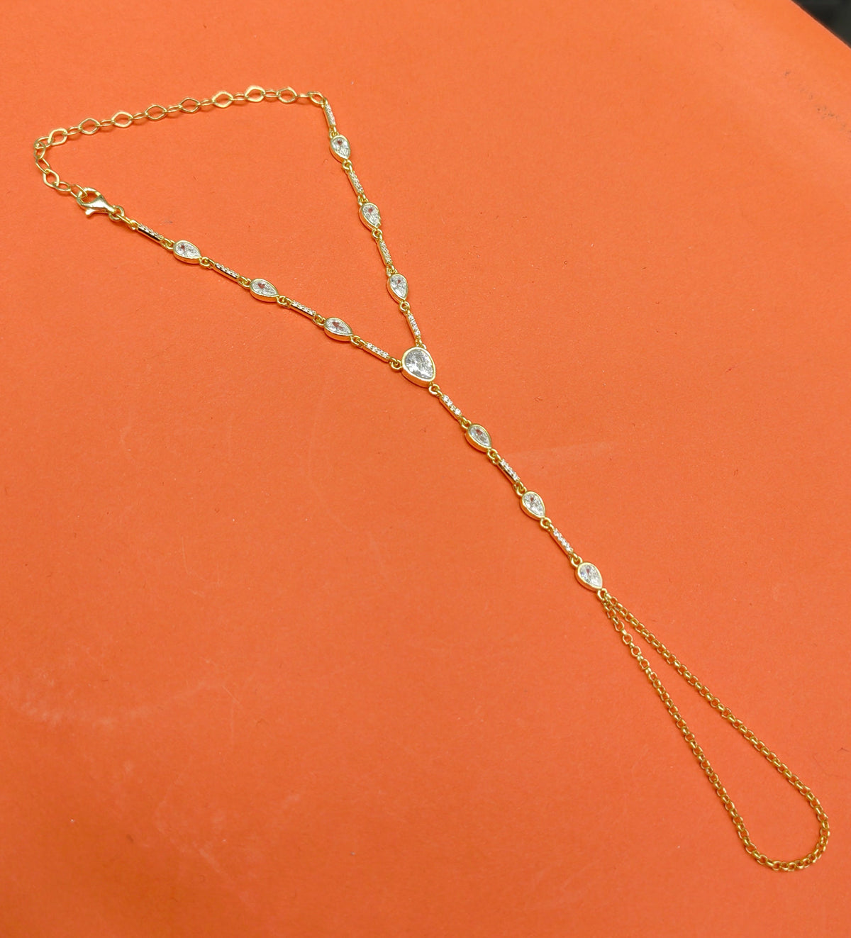 Silver Shahmeran Hand Bracelet – Elegant Middle Eastern Slave Chain Jewelry