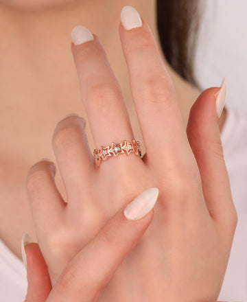 Star Ring with Stone in the Middle - Adjustable Size